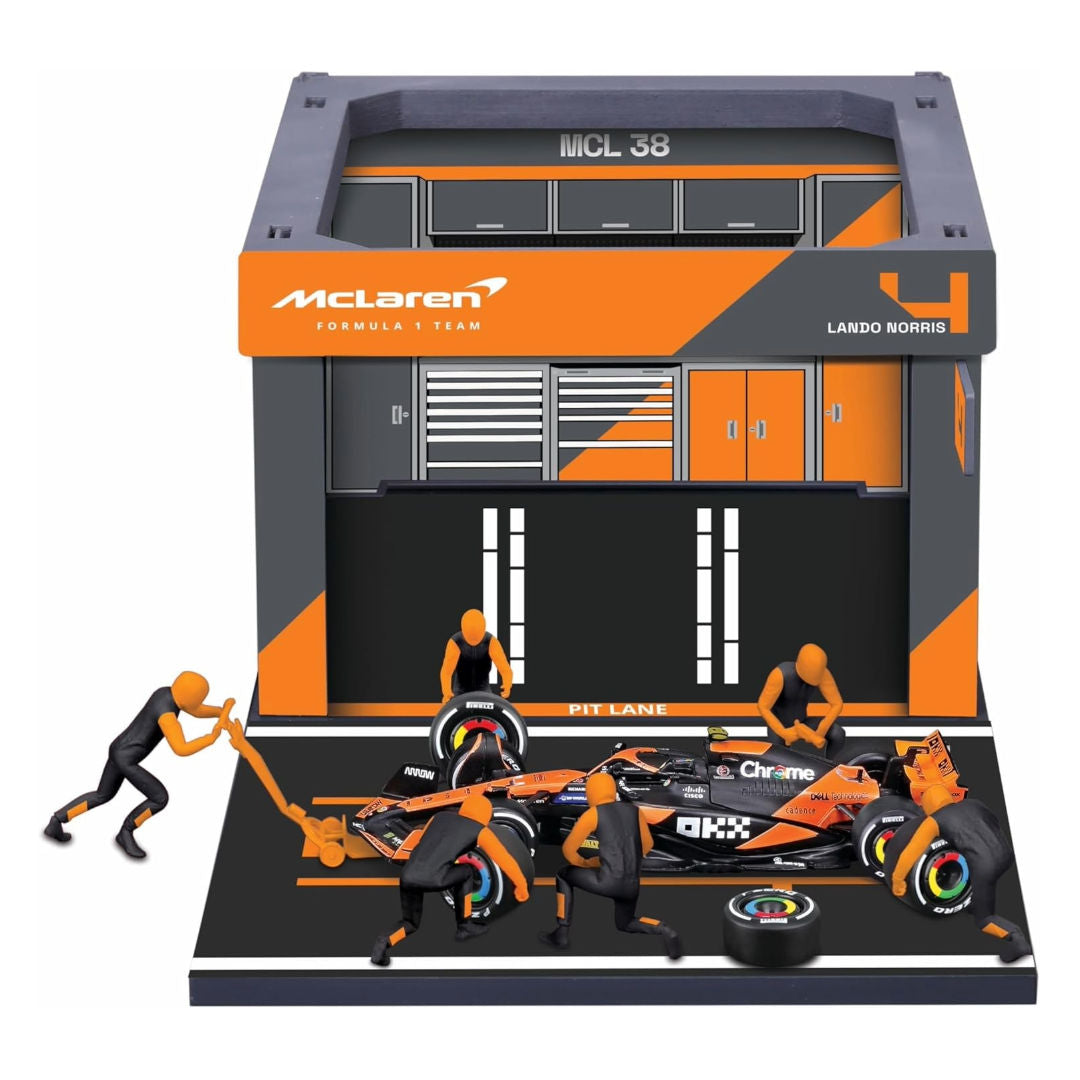Bburago McLaren Formula Racing 2024, McLaren MCL38 #4, Lando Norris Formula Team Pit Pass Diorama Playset, 1:43, Orange/Black