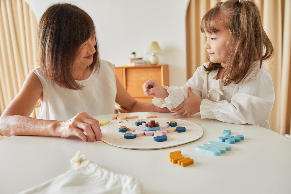 PlanToys Mandala — Wooden Pattern Building Set