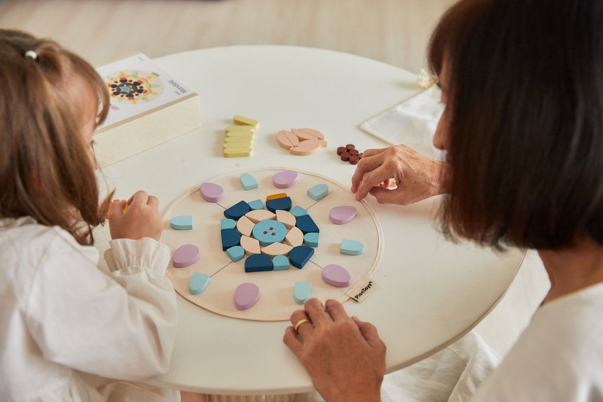 PlanToys Mandala — Wooden Pattern Building Set
