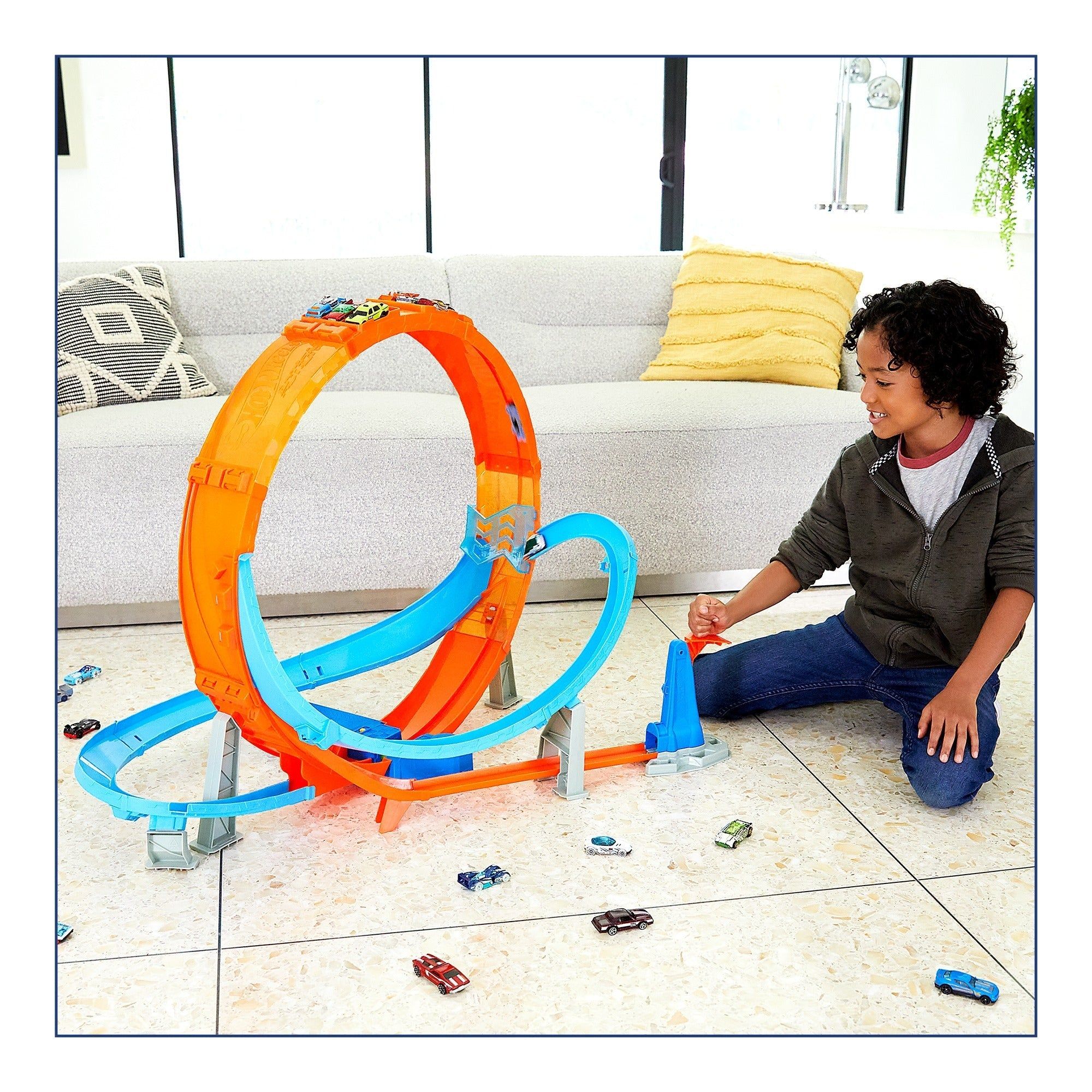 HW Action Massive Loop Mayhem