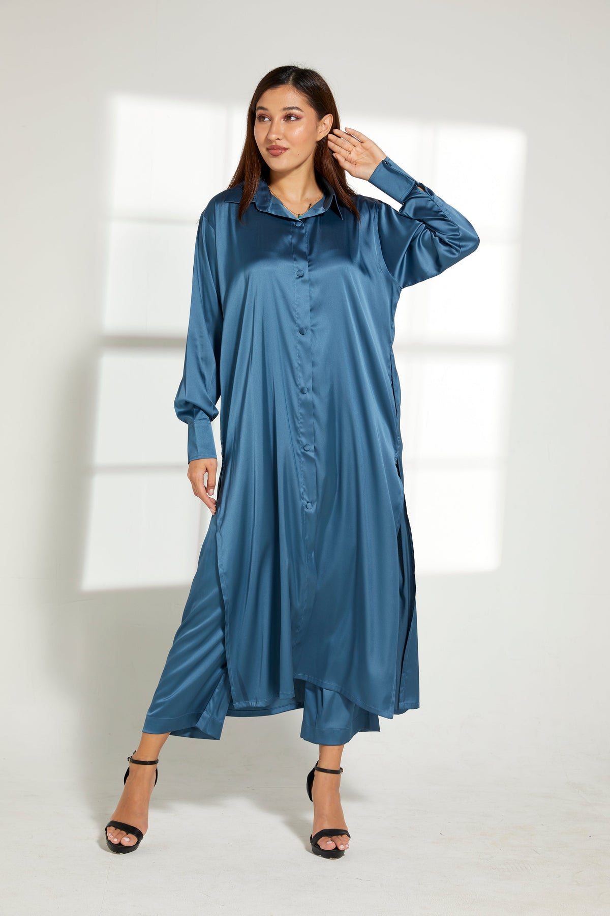 MOiSTREET Blue Silk Fabric Top and Pants Set