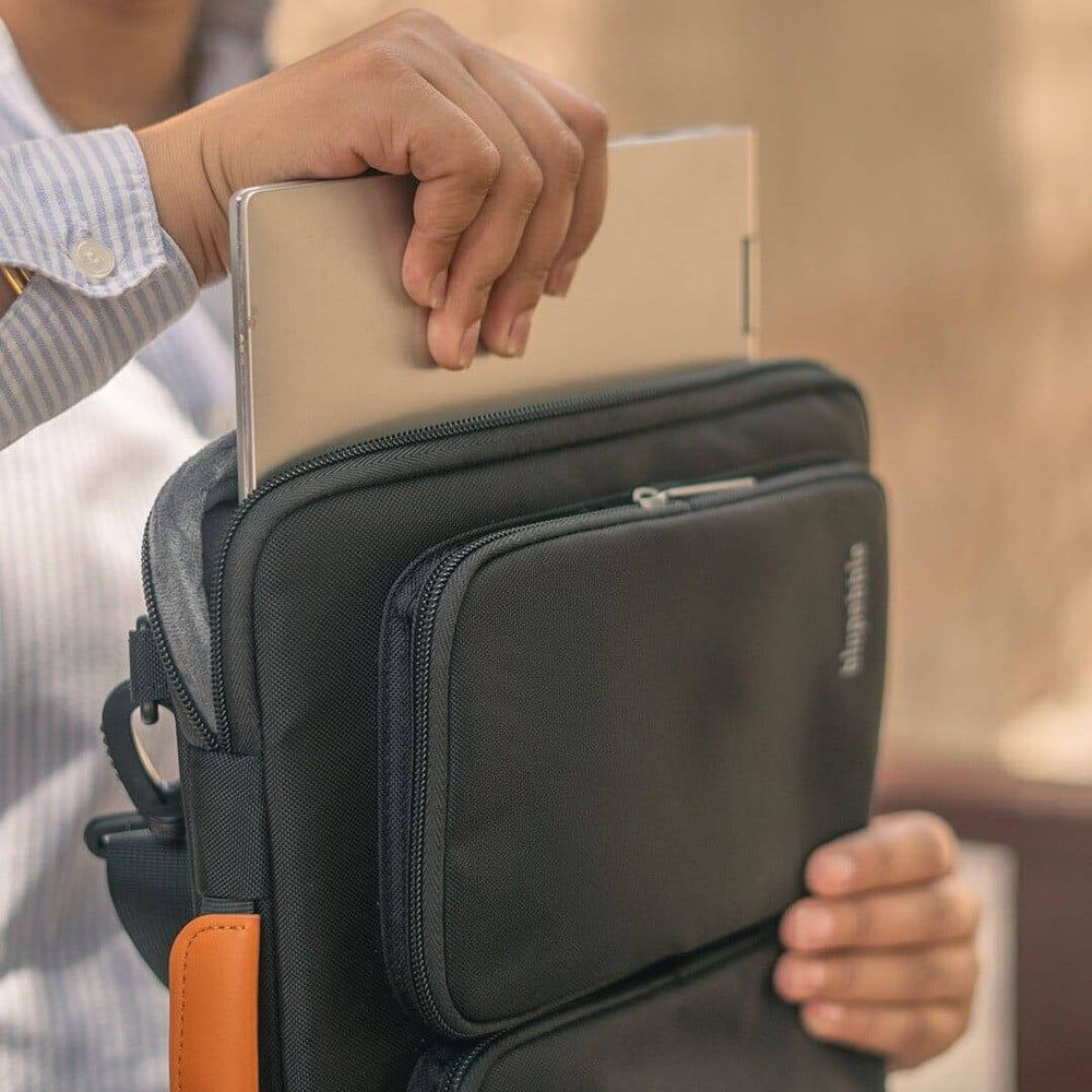 Blupebble Urban 16-inch Laptop Bag, Gray
