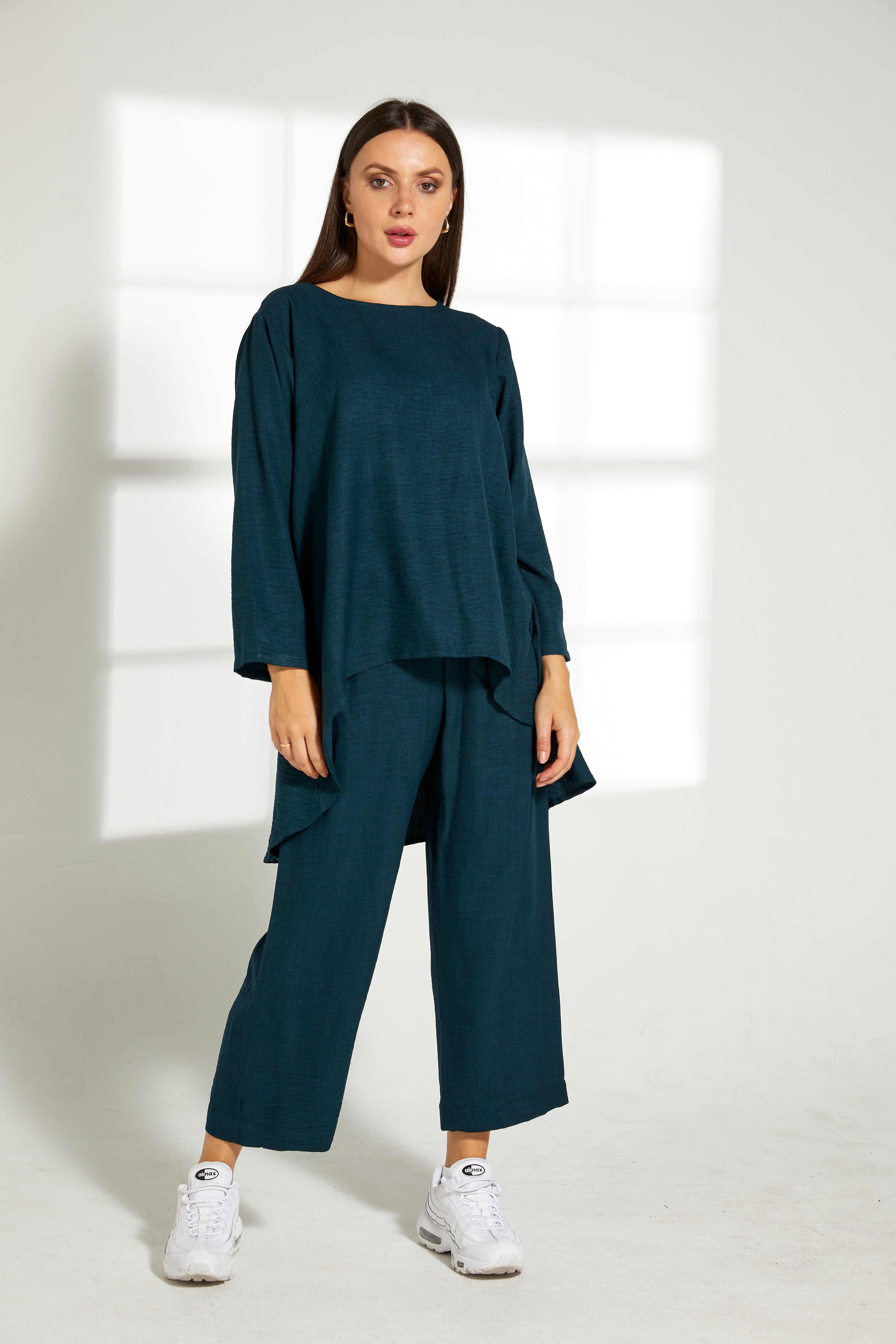MOiSTREET Peacock Green CEY Mélange Fabric Top And Pants Set