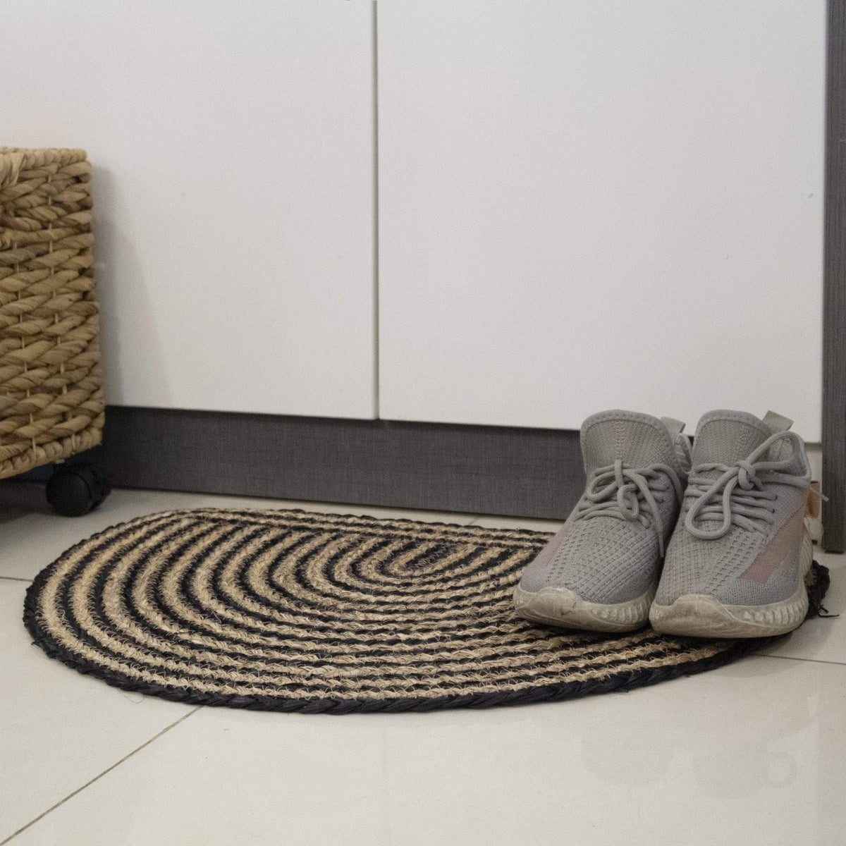 AIESY®- Modern Handwoven Jute Reversible Rug for Home