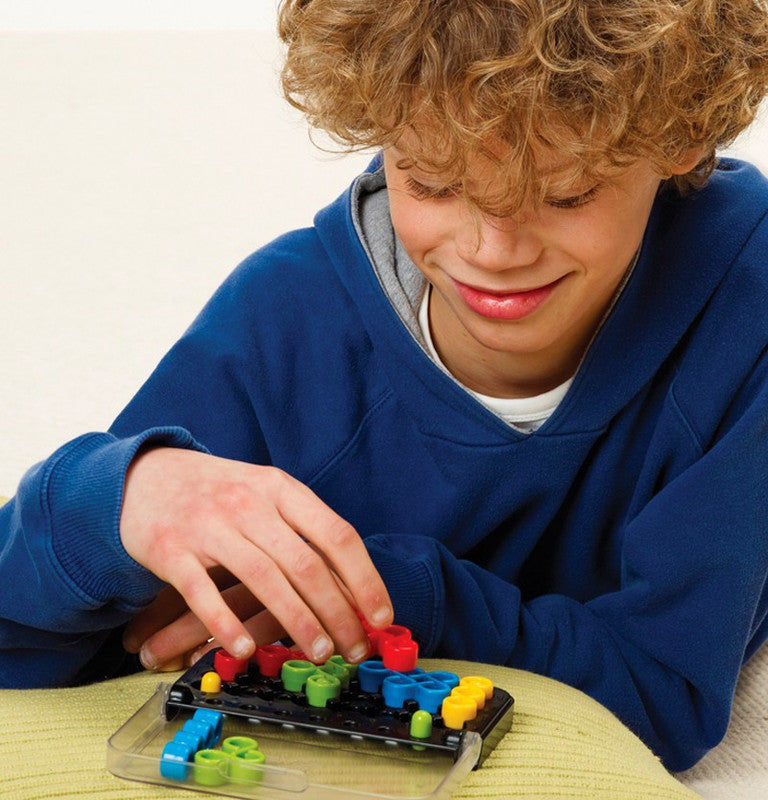 Smart Games IQ Twist — Brain Puzzle Game