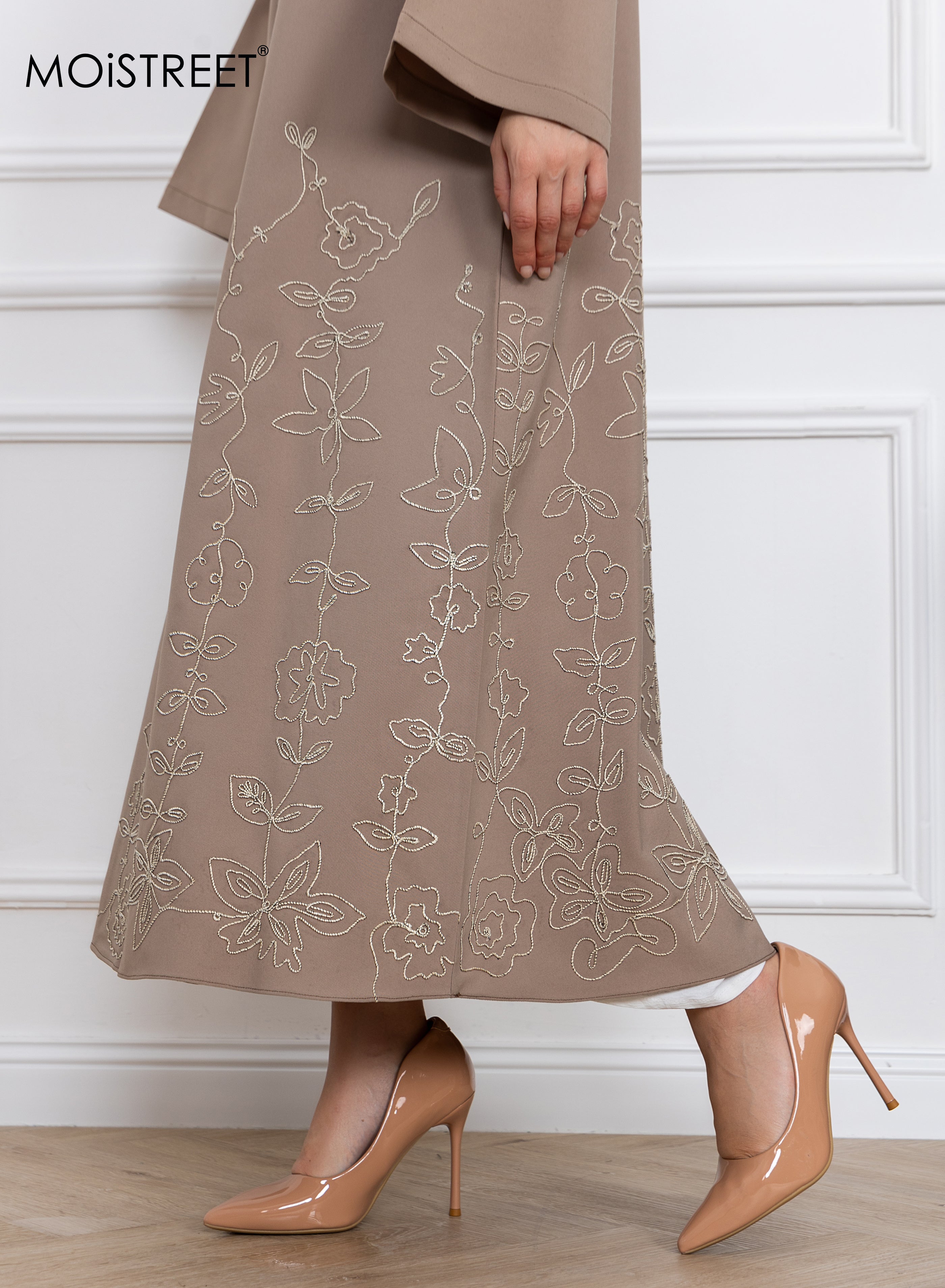 MOiSTREET Phua Embroidery Abaya