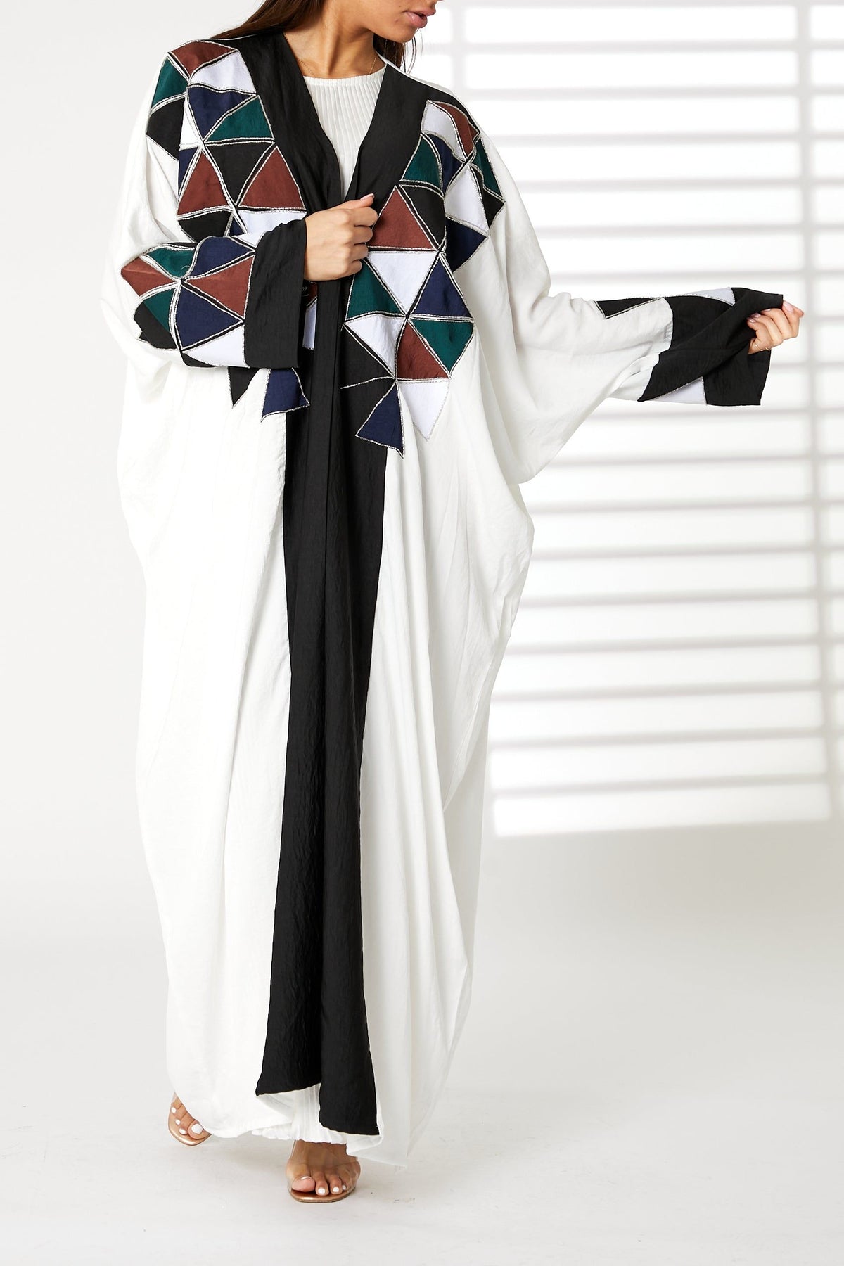 MOiSTREET Harir Maqsood White Bisht Geometrical Embroidery Abaya