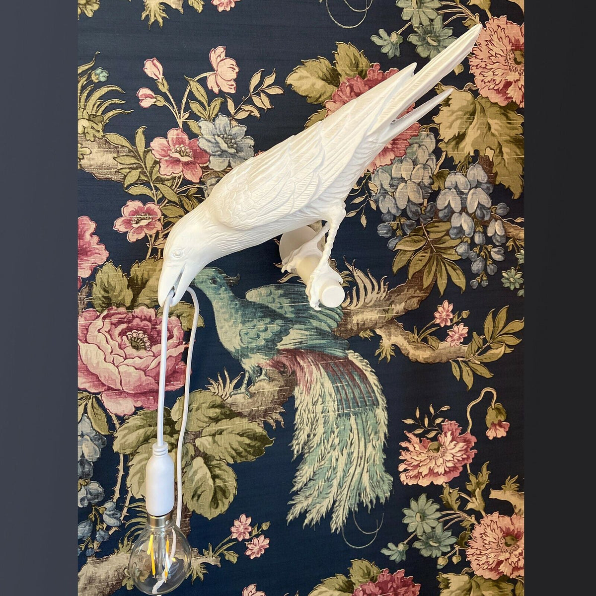 Bird Lamp Resin Crow LED Light Bedroom Wall Sconce Lamp Table Living Room Art Decoration