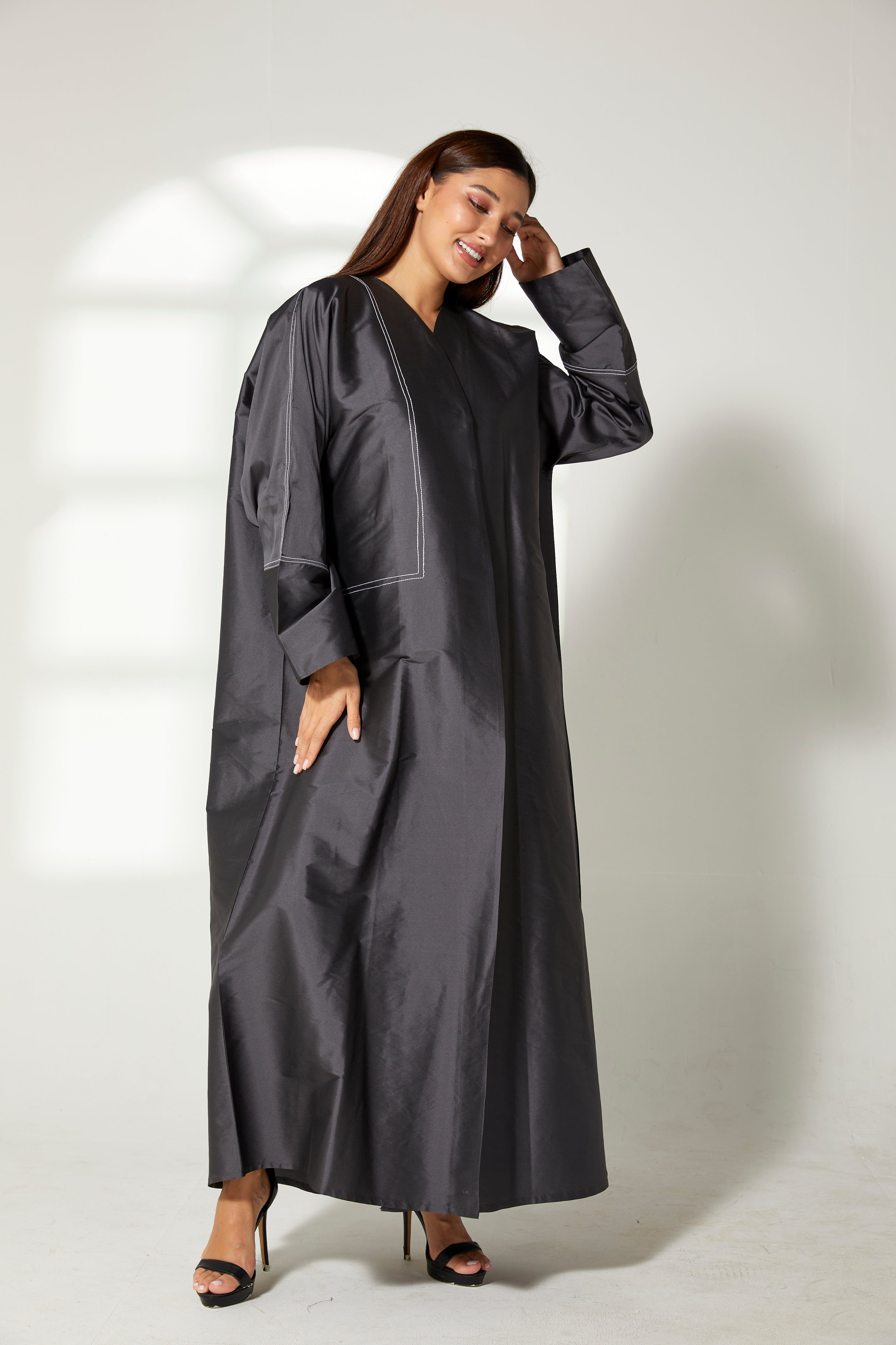 MOiSTREET Charcoal Black Taffeta Abaya
