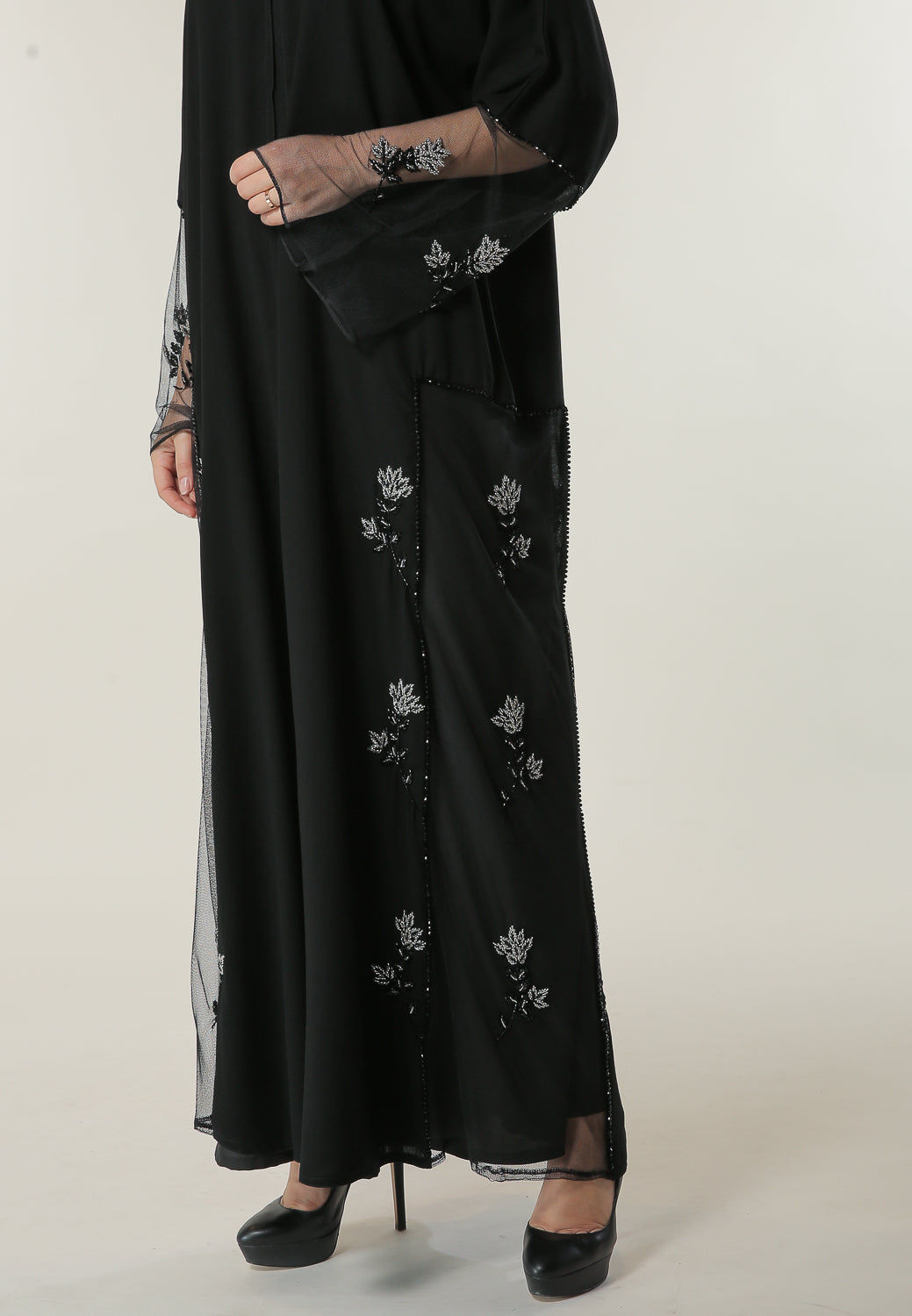 MOiSTREET  Hand Embroidered Motifs Abaya