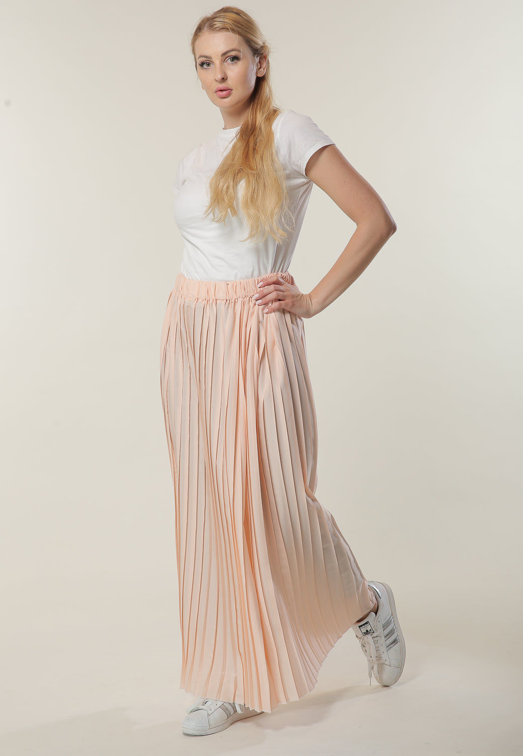 MOiSTREET Beige Pleated Skirt
