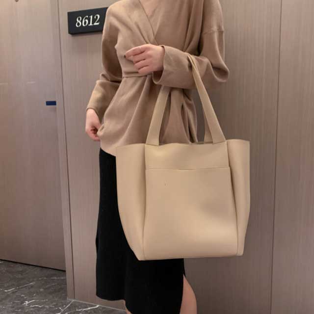 Women's Large Capacity Shoulder Bag - Stylish, Spacious Tote for Everyday Use