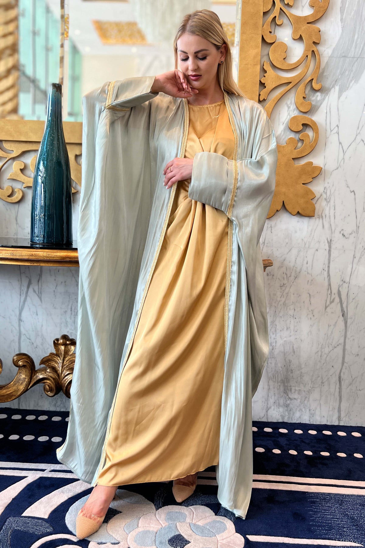 MOiSTREET Grey Rotana Shimmer Bhist Abaya Set