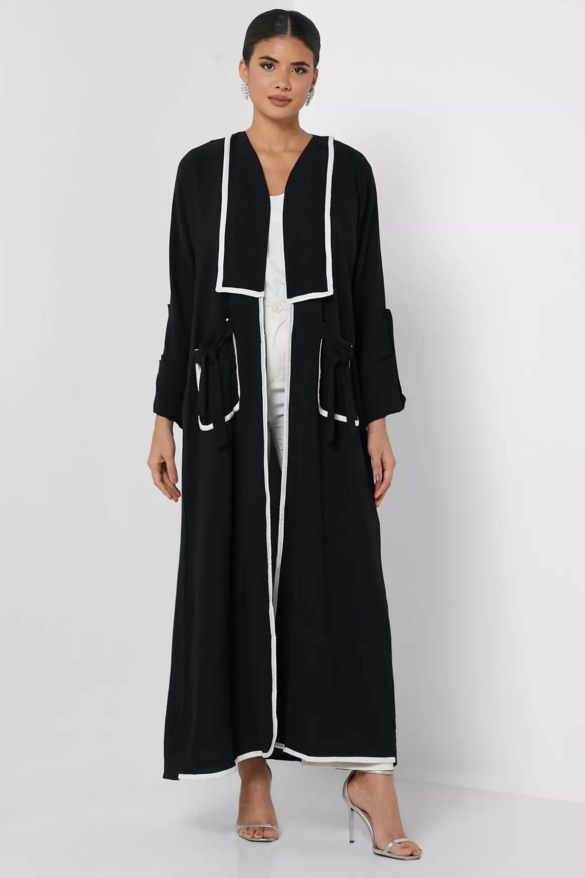 MOiSTREET Black Pocket Detail Abaya
