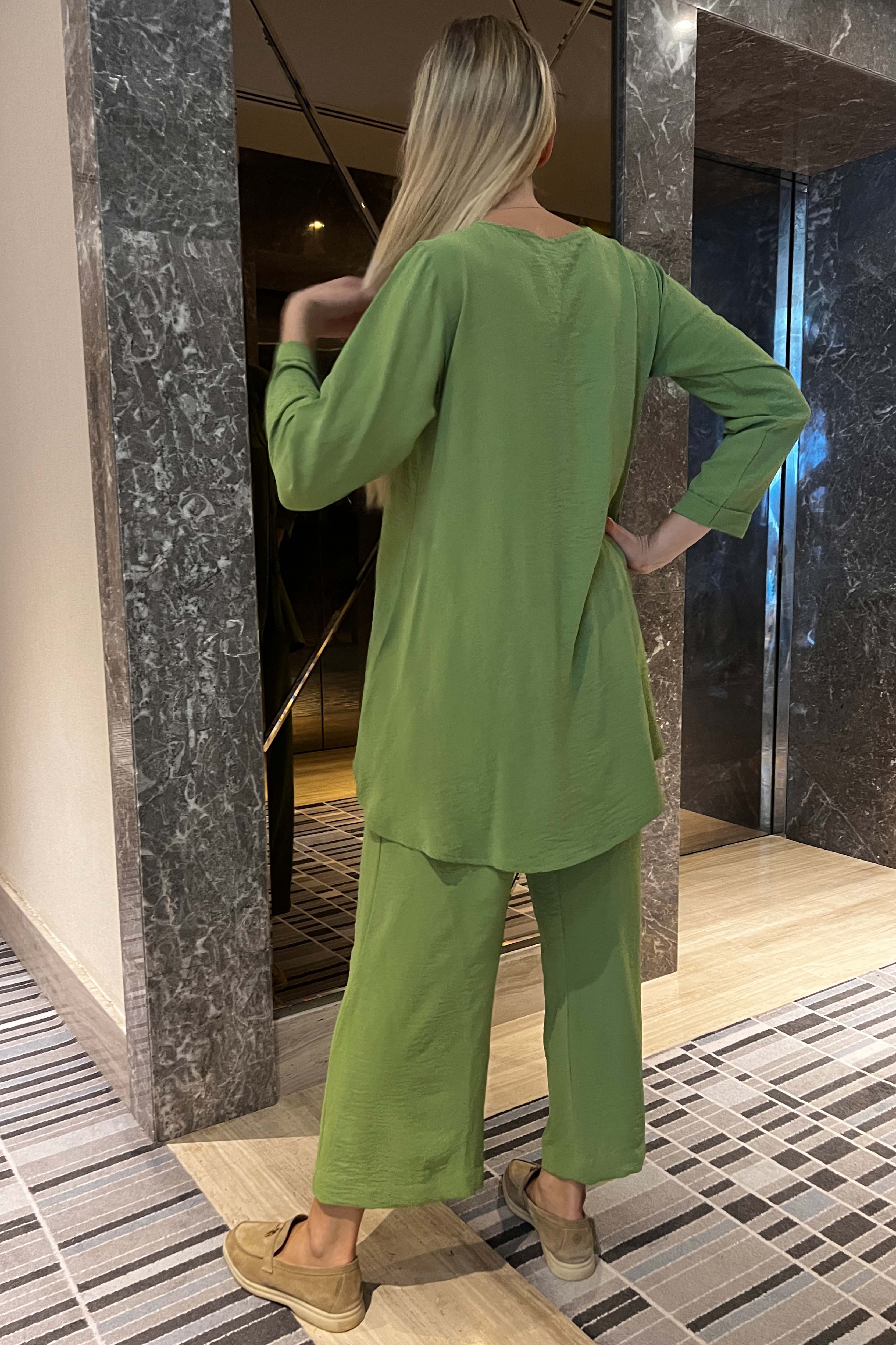 MOiSTREET Green CEY Fabric Top And Pants Set