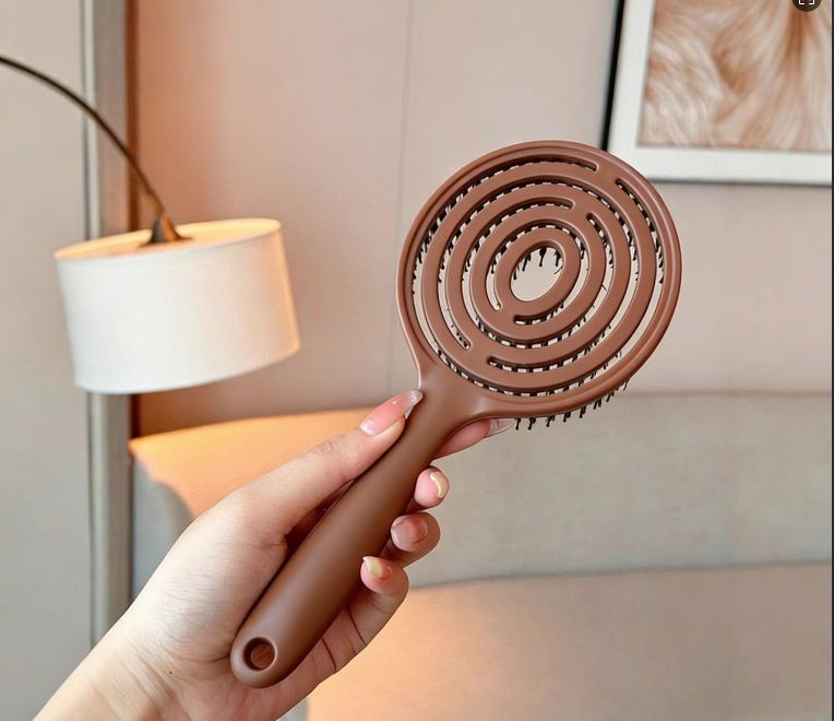 Viral Hollow-out Hairbrush | Detangle & Volumize in Seconds