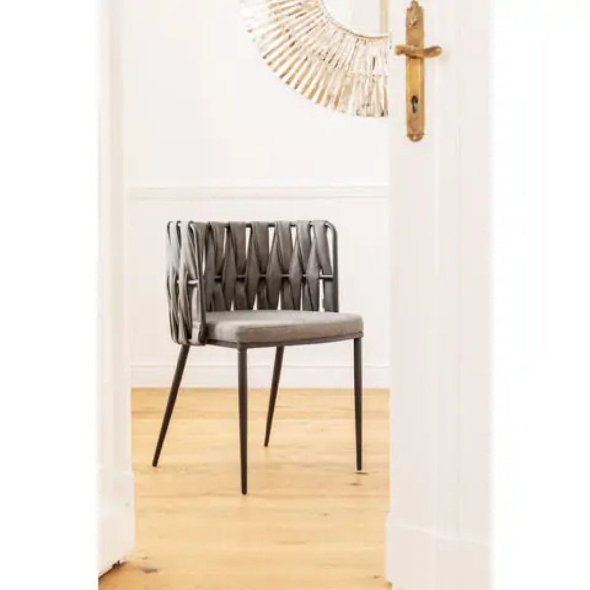 Cheerio Chair with Armrest