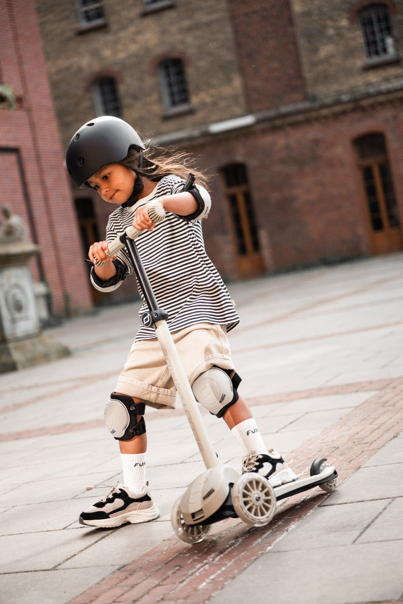 Scoot & Ride Highwaykick 3S LED Ash