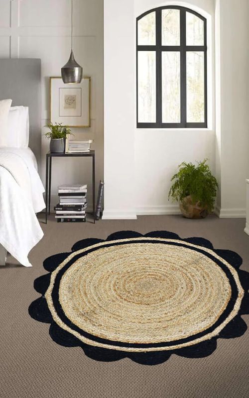 Natural Jute Round Area Rug with Black Scalloped Border – Handmade Eco-Friendly Floor Carpet for Living Room & Bedroom