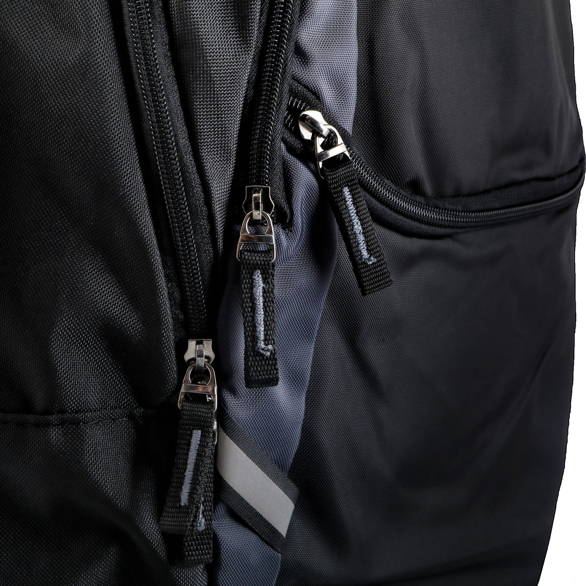 Safari Nudge DLX 18 Inch Backpack, Casual School and Travel Design