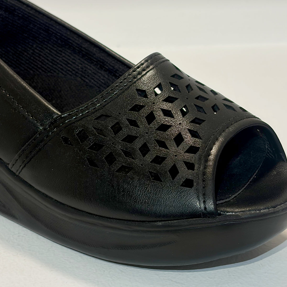 Tunel Women's Medical Shoes