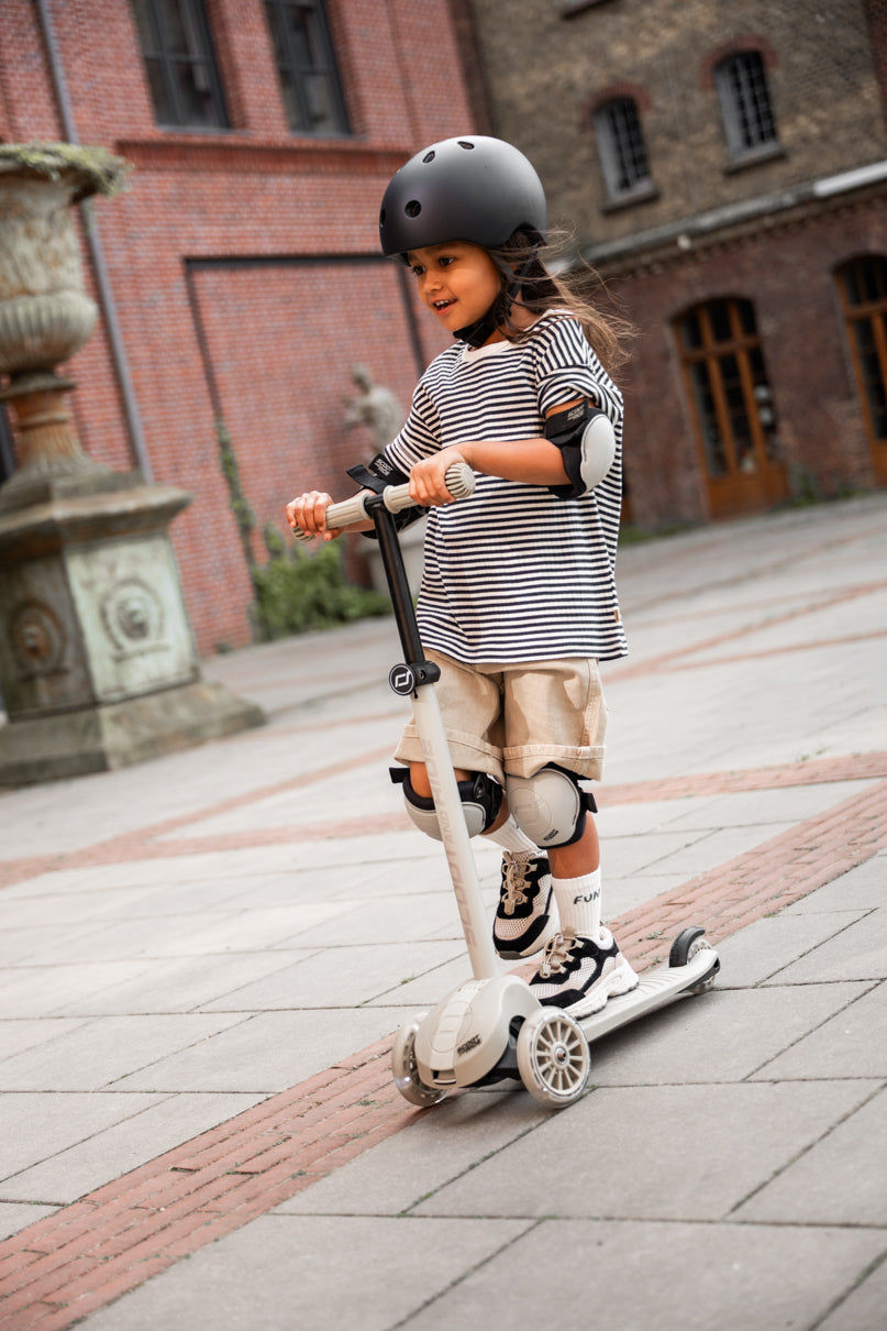 Scoot & Ride Highwaykick 3S LED Ash