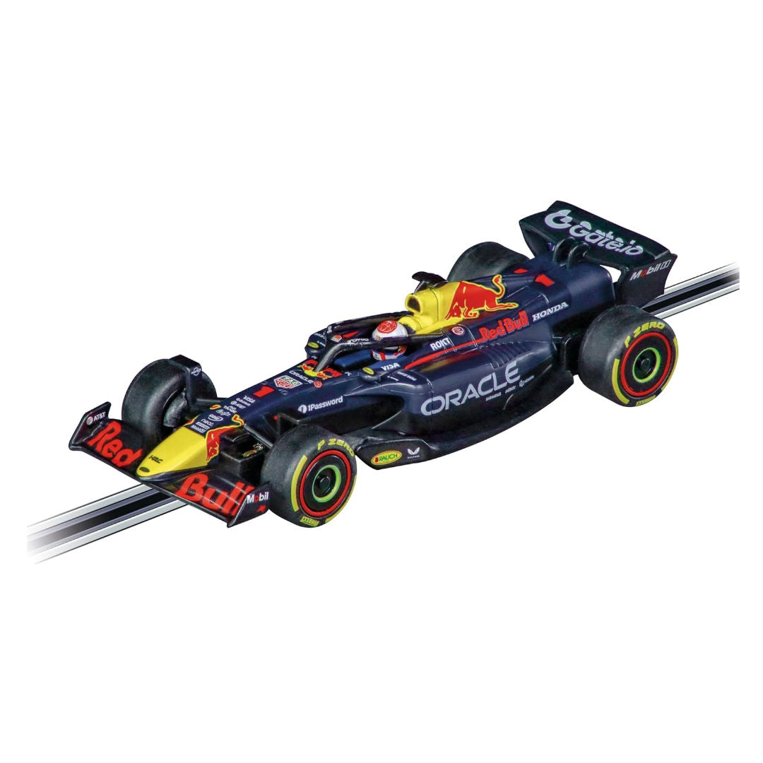 Carrera GO!!! Oracle Red Bull Champions Racing Slot Cars Racing Track Set 4.3m, 6+ years