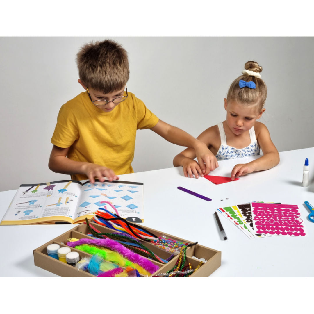 Buki France 4 All Kids DIY Activity Box with 20 Projects & 800+ Accessories