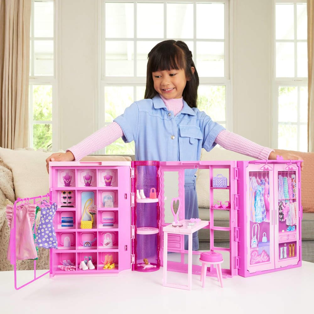 Barbie Dream Wardrobe Playset with Blonde Fashion Doll, 25+ Pieces, 3 Complete Looks, Model HXD58