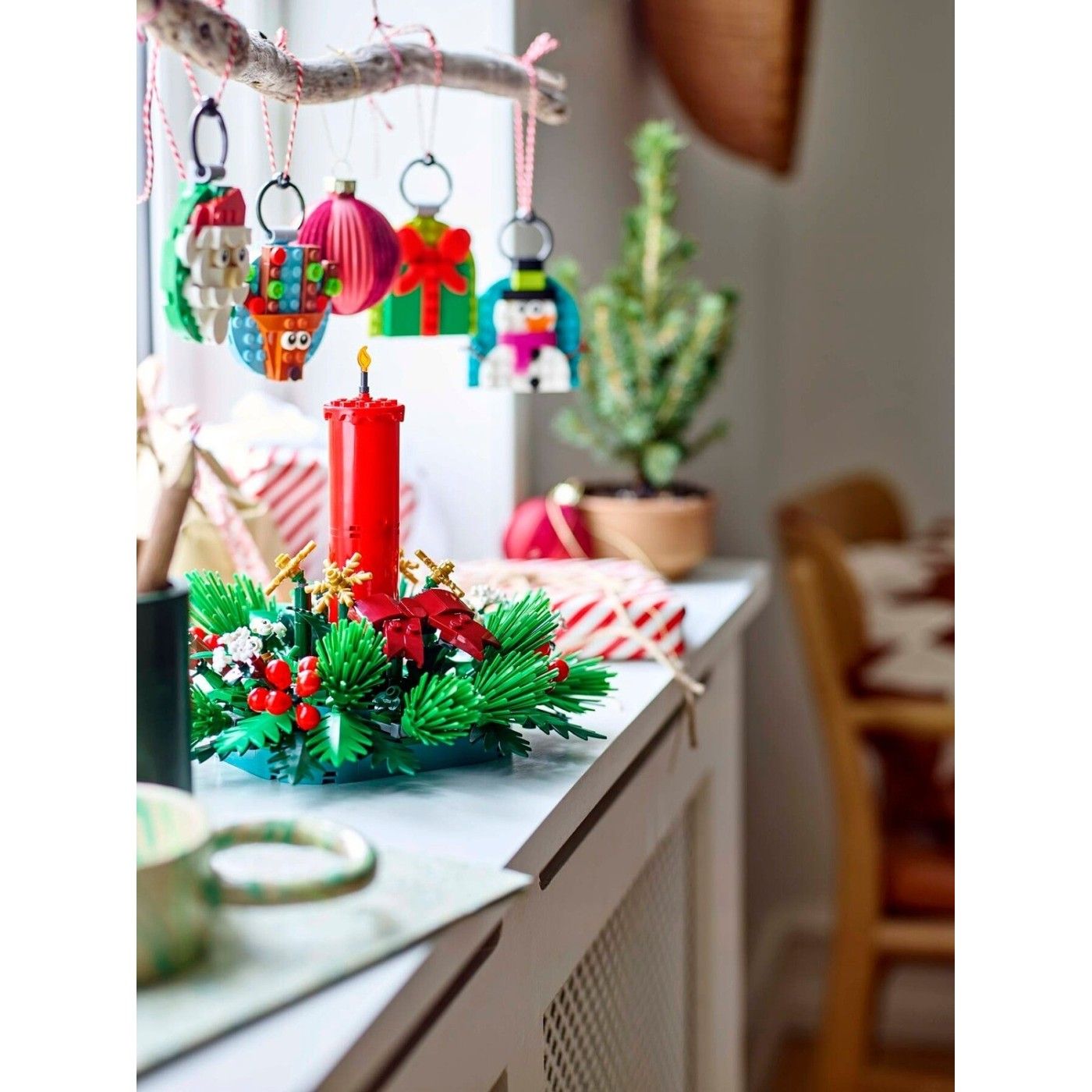 LEGO Christmas Table Decoration 40743 Building Set 433 Pieces, For Age 12+ Years