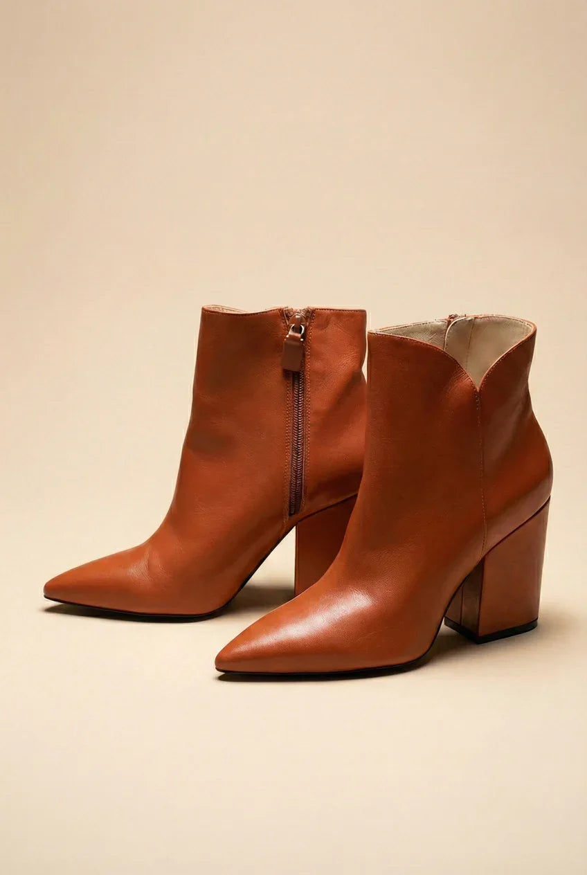 Stuart Weitzman Vera Leather Boots