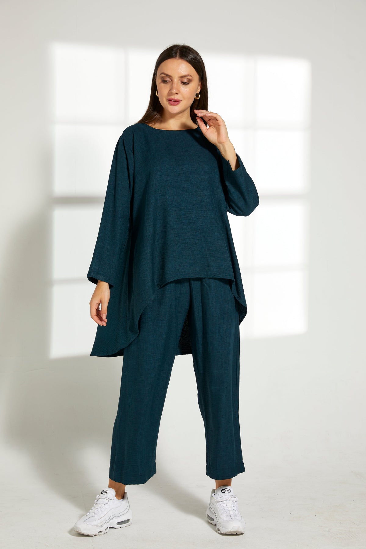 MOiSTREET Peacock Green CEY Mélange Fabric Top And Pants Set