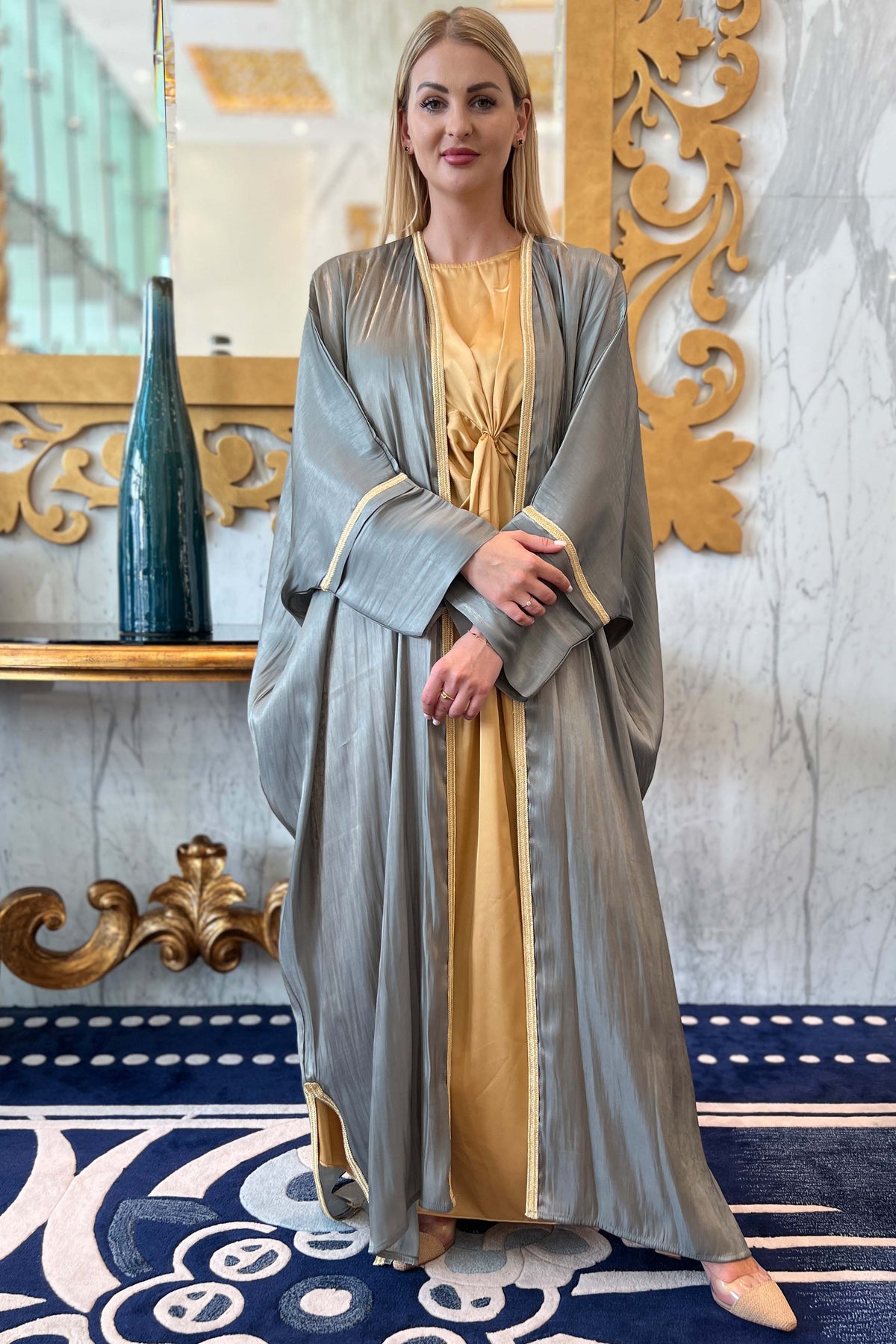 MOiSTREET Grey Rotana Shimmer Bhist Abaya Set
