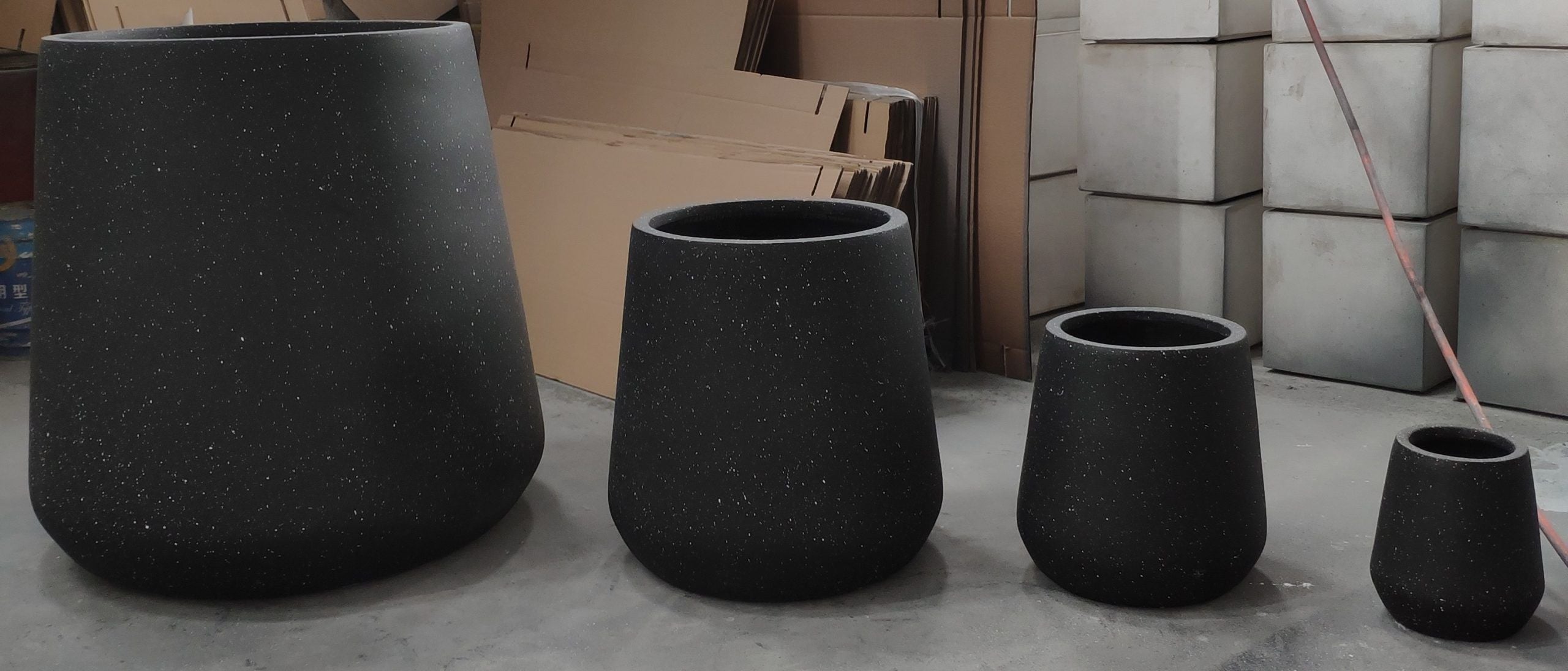 30x31cm Black Fiberclay Planter #KD-003