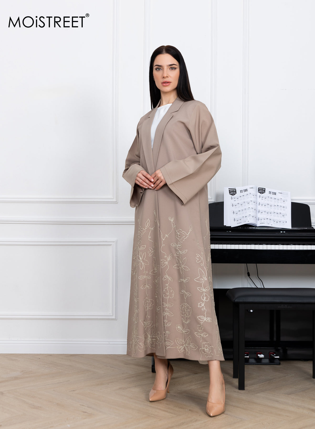MOiSTREET Phua Embroidery Abaya