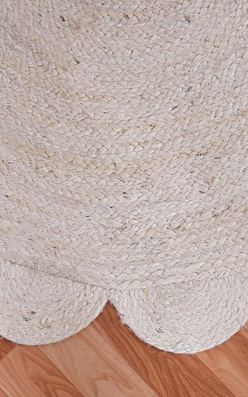 White Round Jute Rug Scalloped Edge Handwoven Carpet | Natural Boho Floor Decor