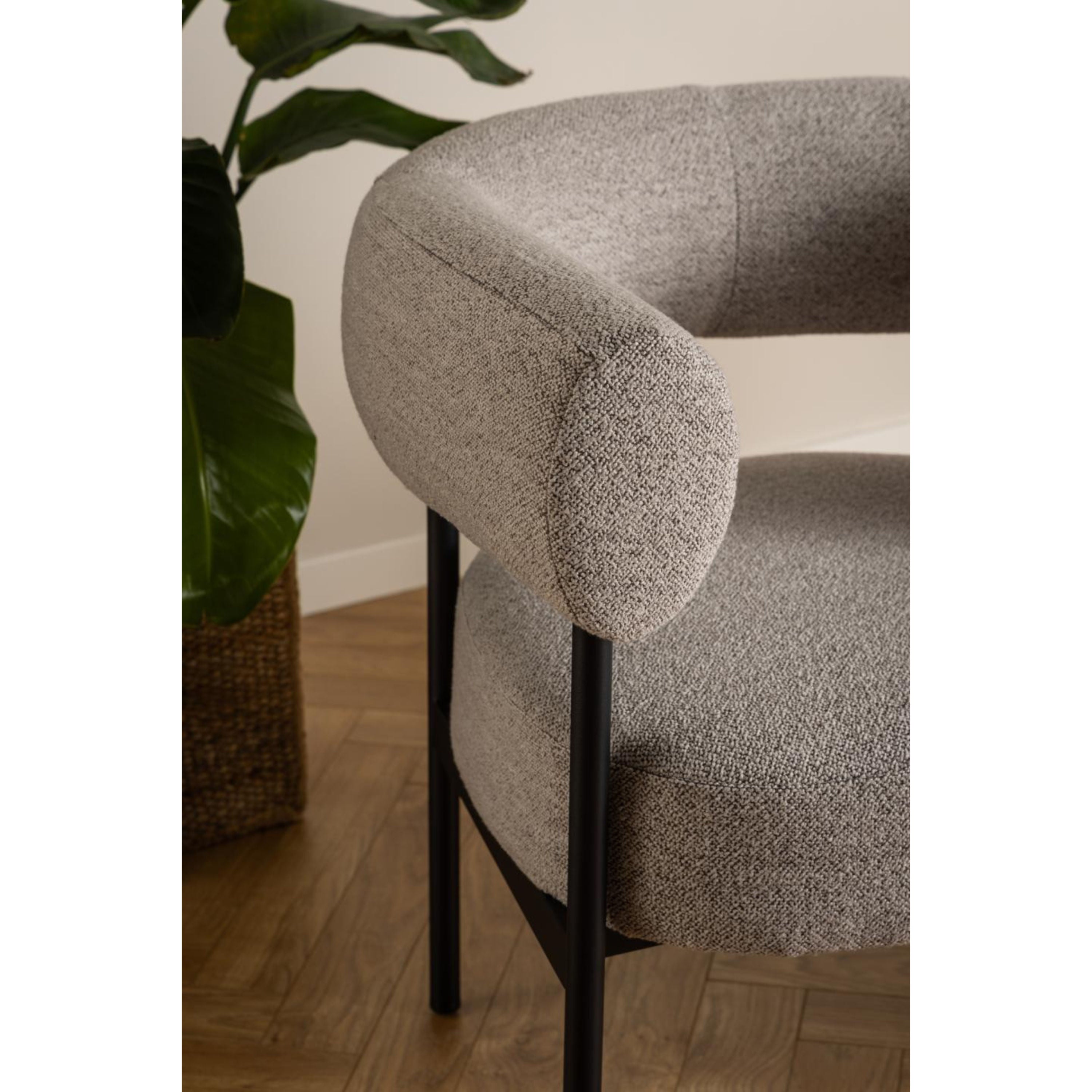 Oakfield Lounge Chair