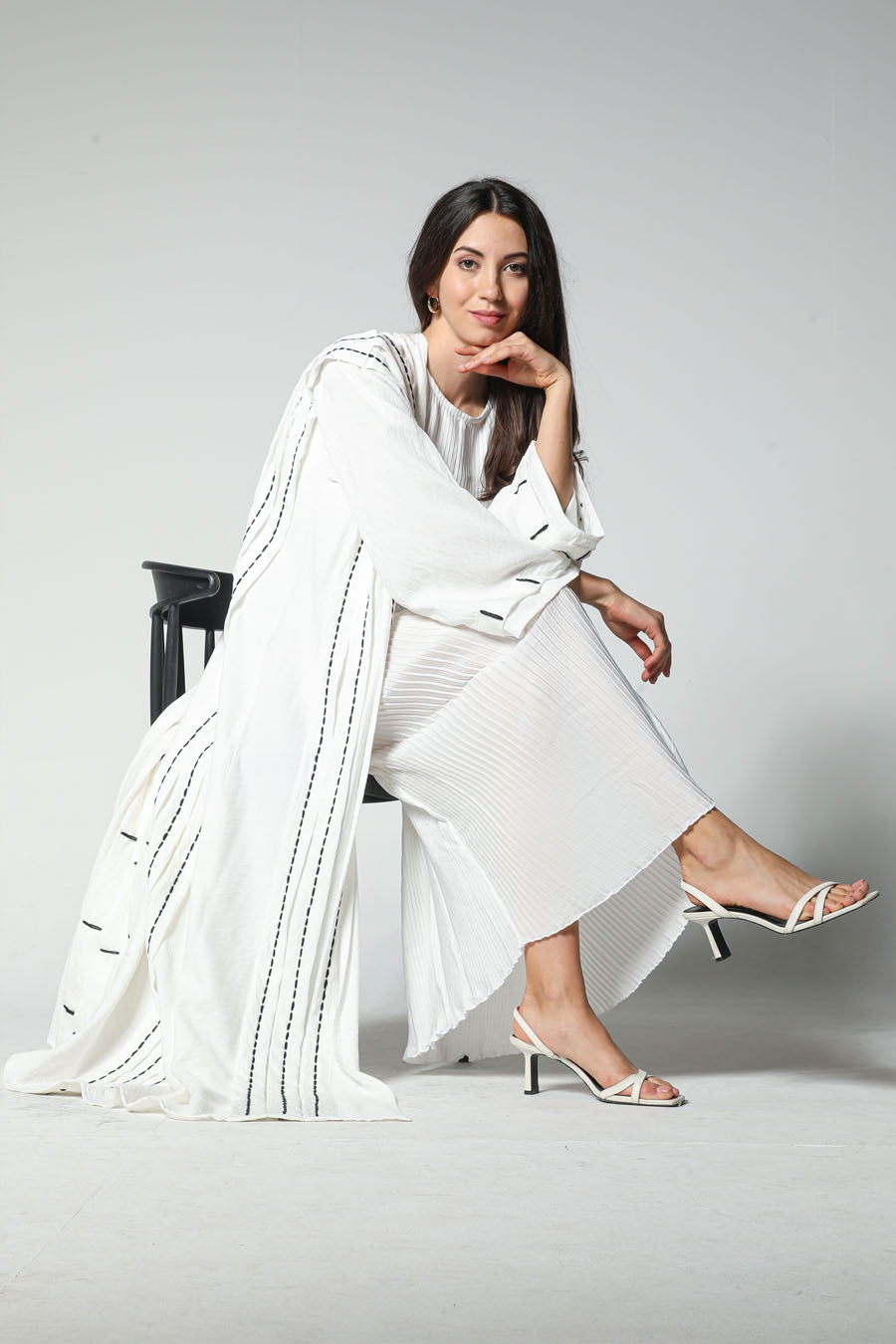 MOiSTREET Linen Abaya with Black Thread Work
