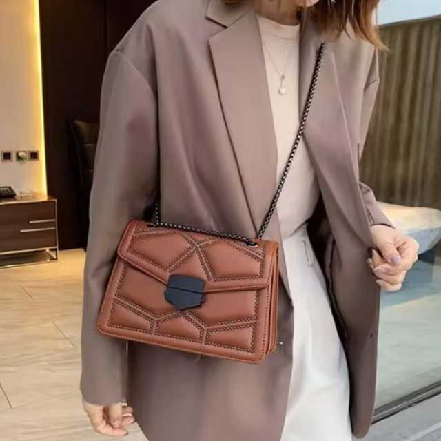 Women's PU Leather Rivet Chain Shoulder Bag – Stylish and Durable Designer Handbag