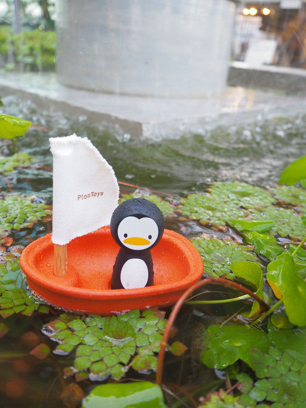PlanToys Sailing Boat — Penguin | Wooden Bath Toy