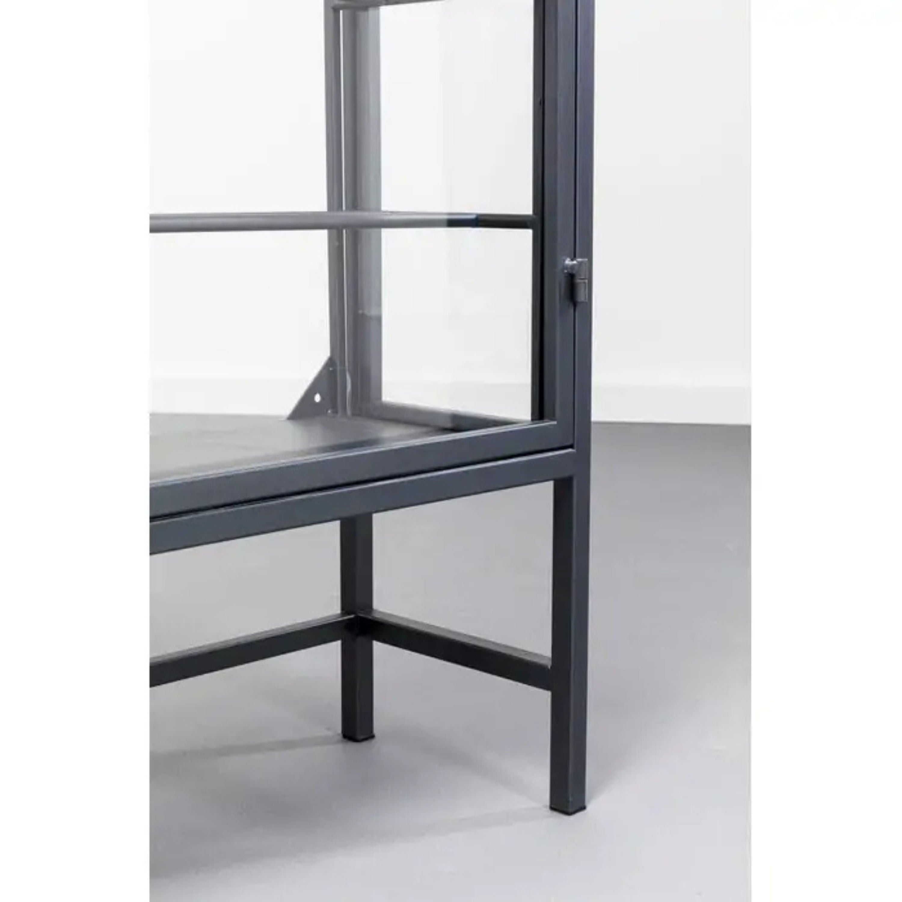 Wine Shelf Suri