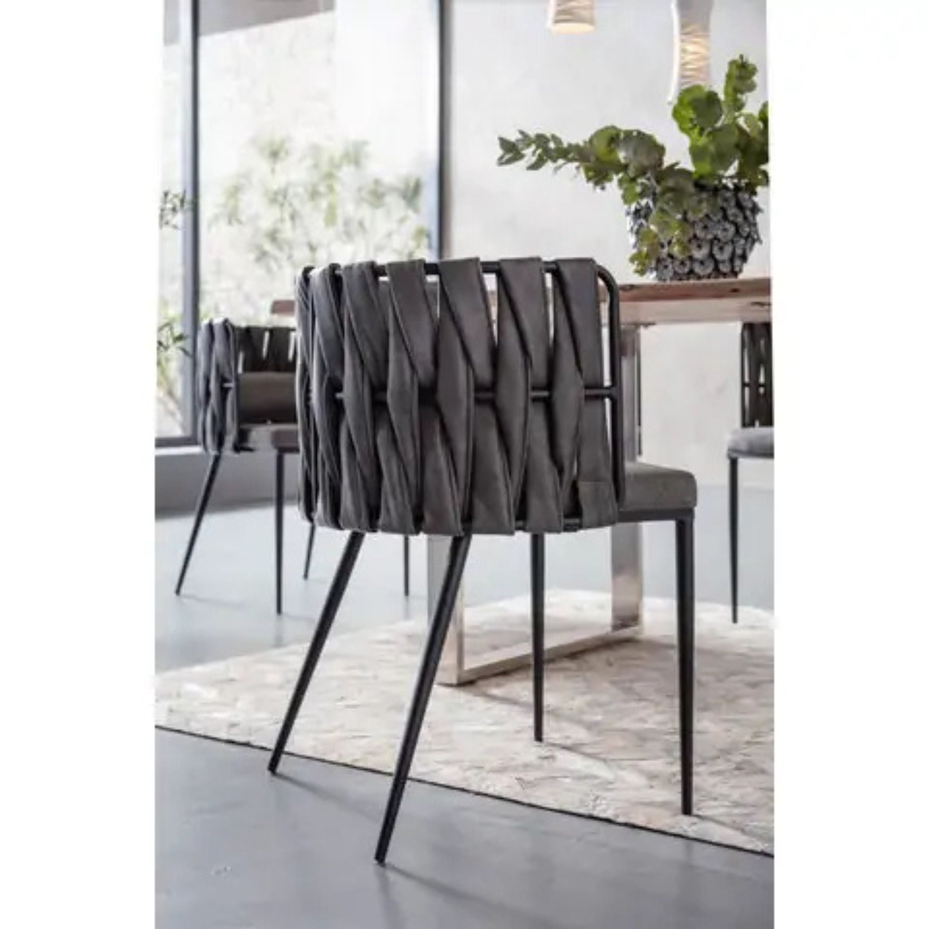 Cheerio Chair with Armrest