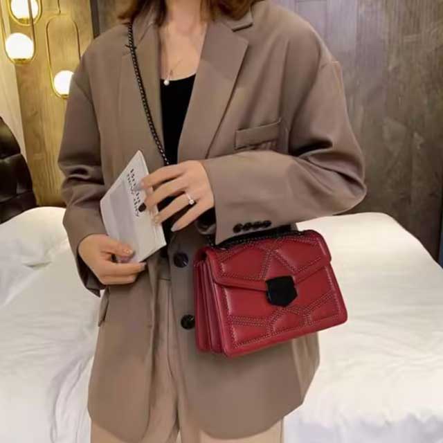 Women's PU Leather Rivet Chain Shoulder Bag – Stylish and Durable Designer Handbag