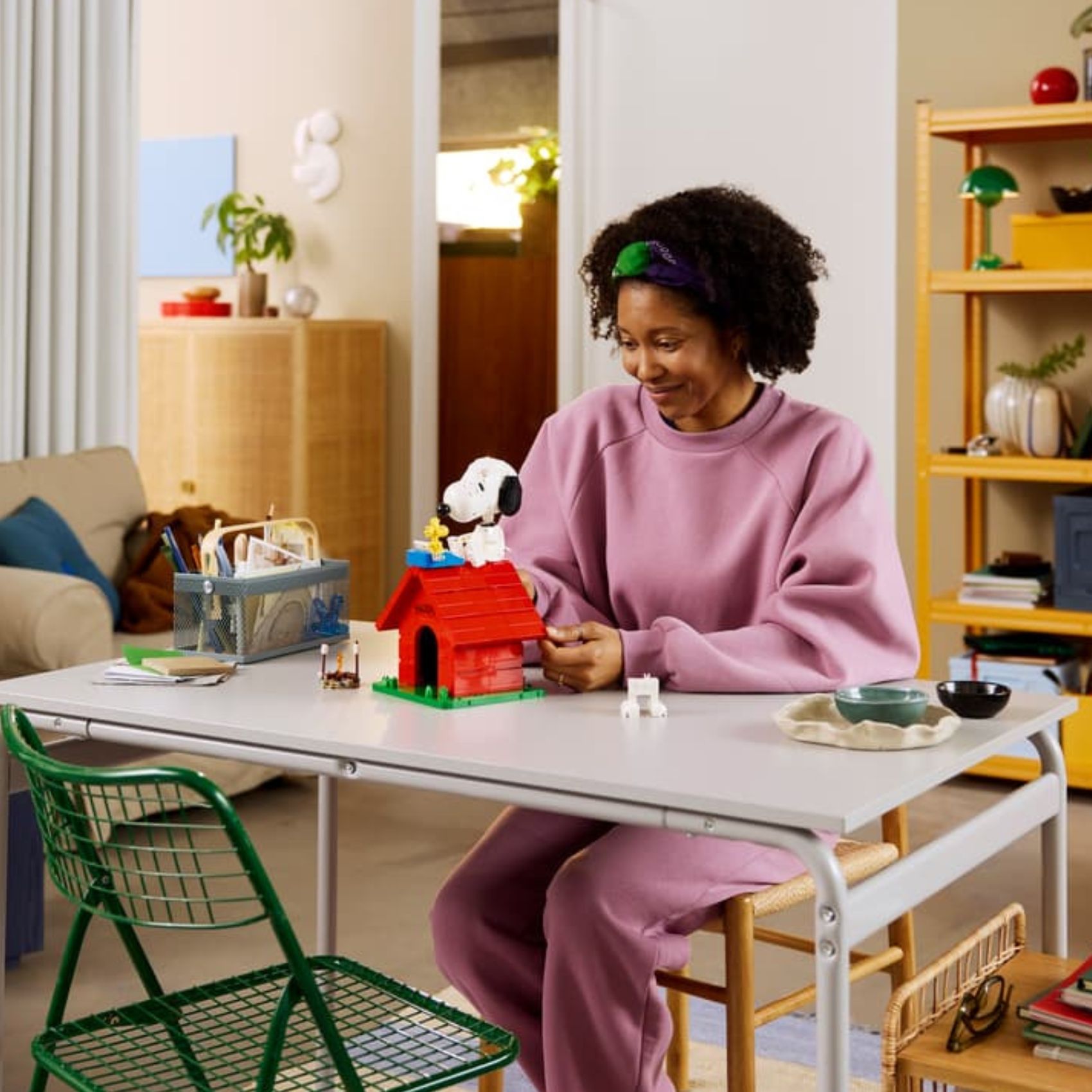 LEGO Ideas 21368 Peanuts Snoopy’s Doghouse Building Toy Set, 964 Pieces for Adults 18 Years and Above