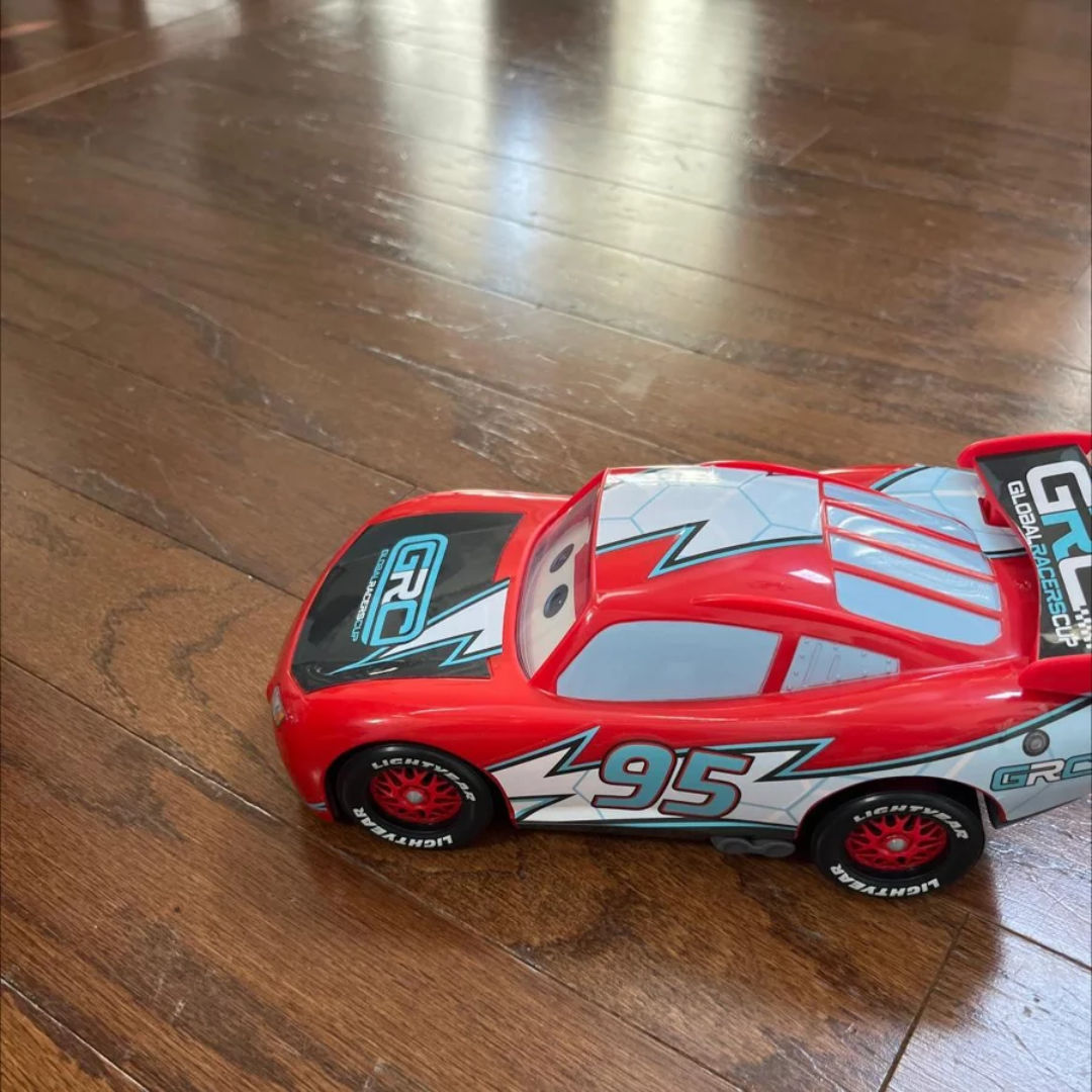 Disney Pixar Cars GRC Drift & Race Lightning McQueen Car, 22.86 cm, For Age 3+ Years