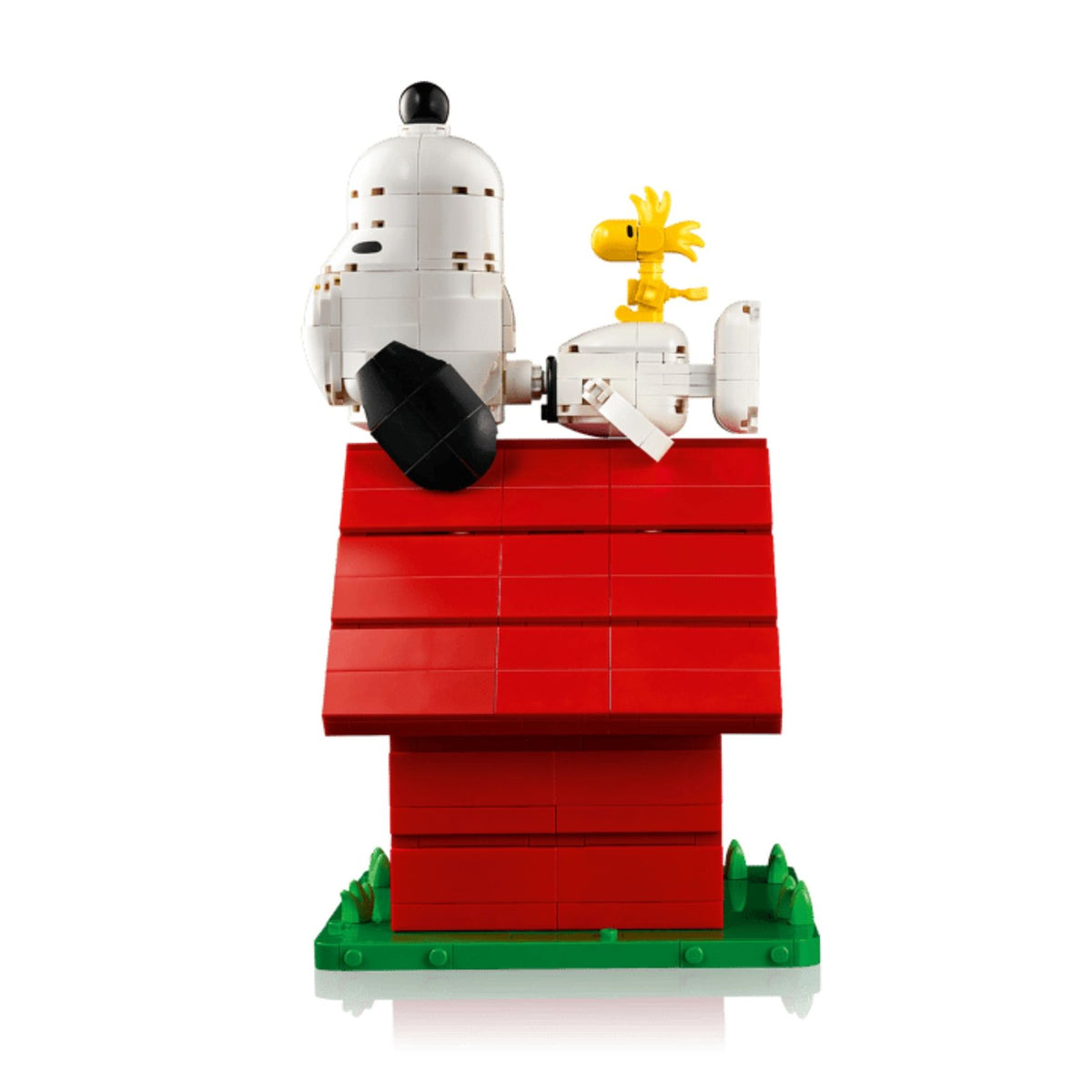 LEGO Ideas 21368 Peanuts Snoopy’s Doghouse Building Toy Set, 964 Pieces for Adults 18 Years and Above