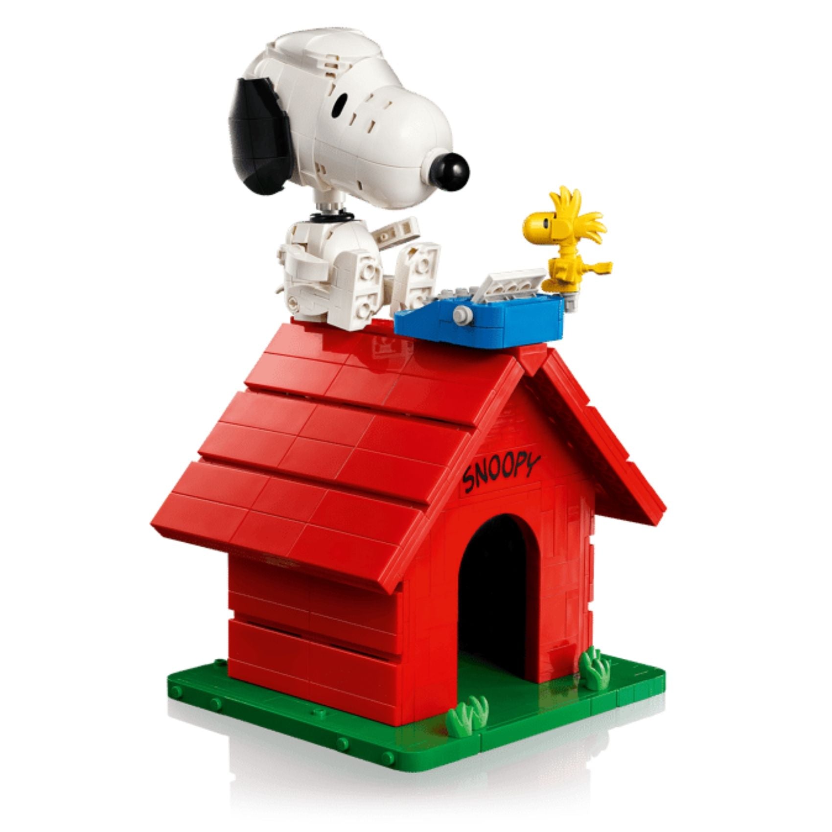 LEGO Ideas 21368 Peanuts Snoopy’s Doghouse Building Toy Set, 964 Pieces for Adults 18 Years and Above