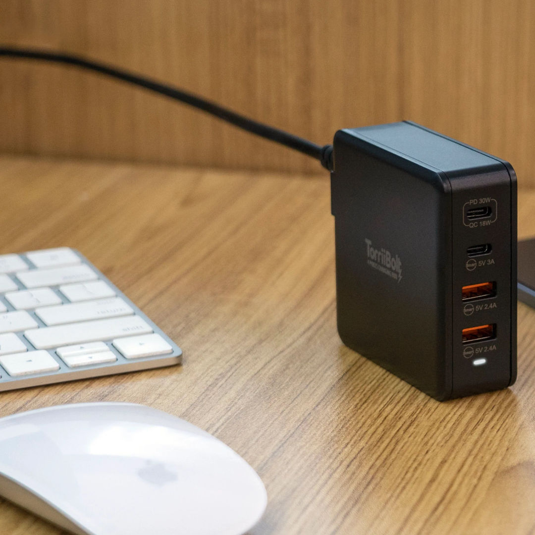 Torrii Bolt 4 Ports Charging Hub with USB-PD & QC 3.0, Black, TBT-4PCH-01